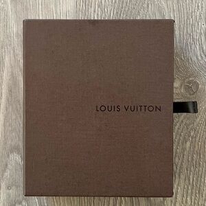 Louis Vuitton Box (BB7)